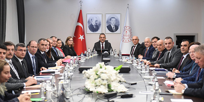 MEB'den okulu terk etme riskine karşı 'erken uyarı' ve 'takip sistemi'