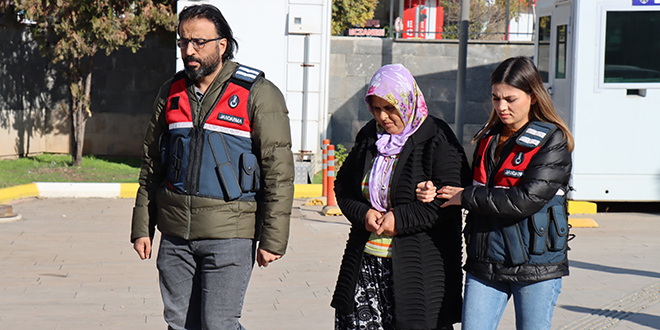 Bebeğini boğarak öldürmekten aranan kadın yakalandı