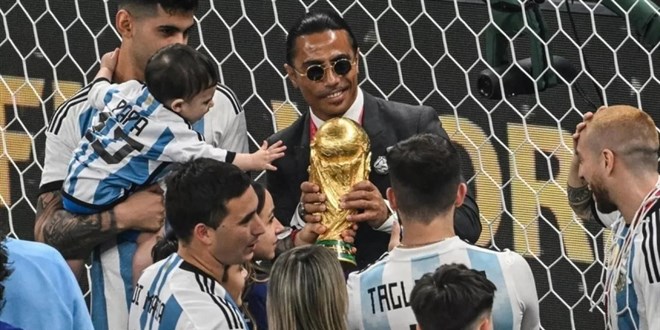 FIFA, Nusret'in finalde sahaya nasıl girdiğini araştırıyor