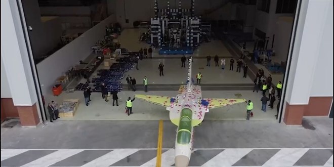 Türkiye'nin jet eğitim uçağı Hürjet, ilk uçuşa ilerliyor