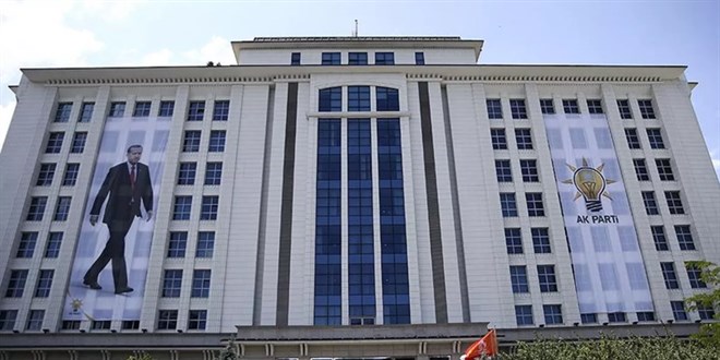 AK Parti'den teşkilatlara: Her haneye tekrar tekrar gidilecek