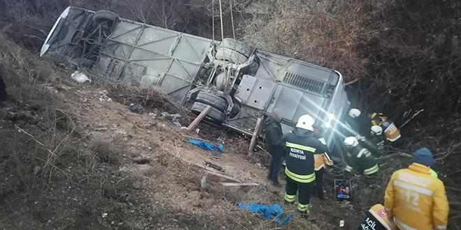Konya'da yolcu otobs devrildi, 15 kii yaraland