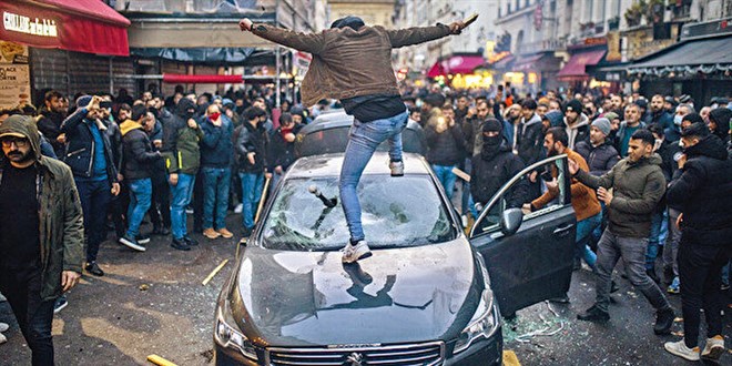 Paris'i yakan PKK terörüne Fransız kaldılar