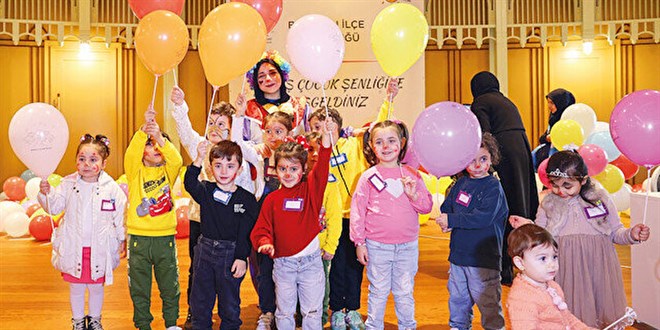 Cami de sevindi: Taksim Camisi çocuklarla şen