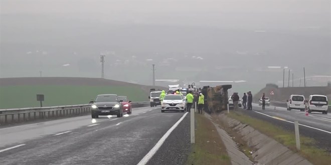 Diyarbakır'da askeri araç devrildi, 6 asker yaralandı