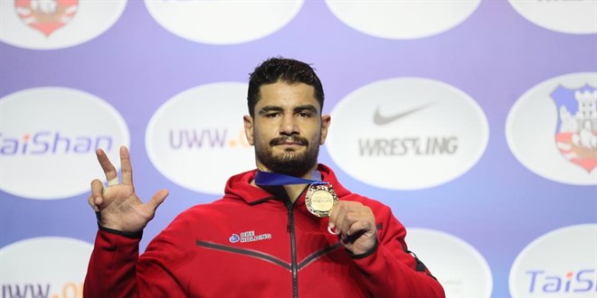 Taha Akgül, 2022 yılının en iyi güreşçisi seçildi