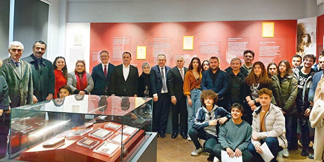 Safahat T�rkiye'nin belgeseli: Akif vefat y�l d�n�m�nde an�ld�