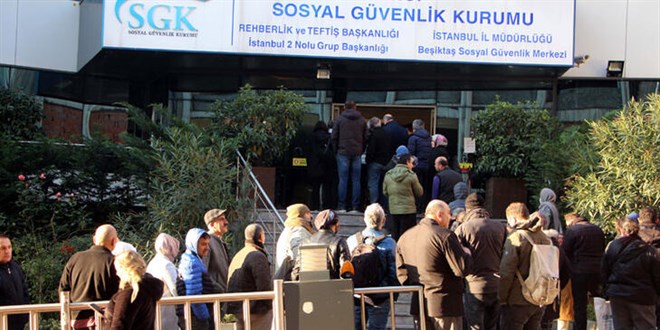 Ankara'da EYT'liler bazı SGM'lerde yoğunluğa neden oldu