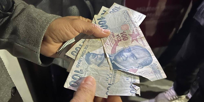 ATM'den para çekenler gözlerine inanamadı