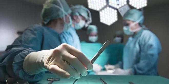 Yanlış ayağı ameliyat eden doktor, 'sağ ayağında da sıkıntı vardı' dedi