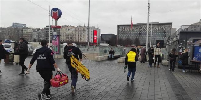 Yolcu raylara düştü, Taksim metrosunda seferler durdu