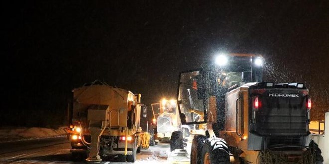 Yurdun birçok bölgesine mevsimin ilk karı düştü: Meteoroloji 14 il için uyardı