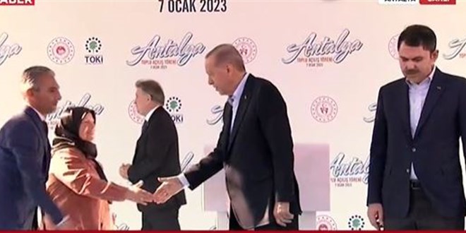 'Bunlar kendi vesayetlerini inşa etmeye çalışıyor'