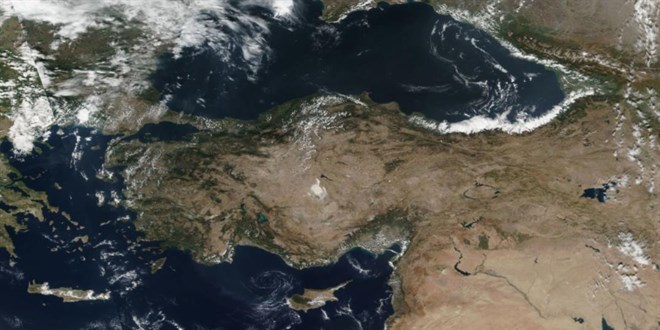 Türkiye'nin helikopterlerine uydu haberleşme yeteneği kazandırılacak.