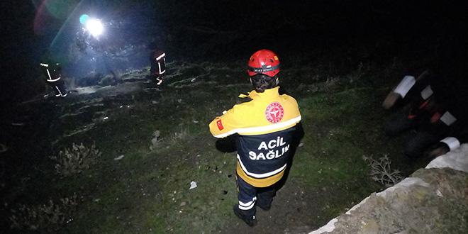Uçuruma yuvarlanan otomobildeki asteğmen hayatını kaybetti