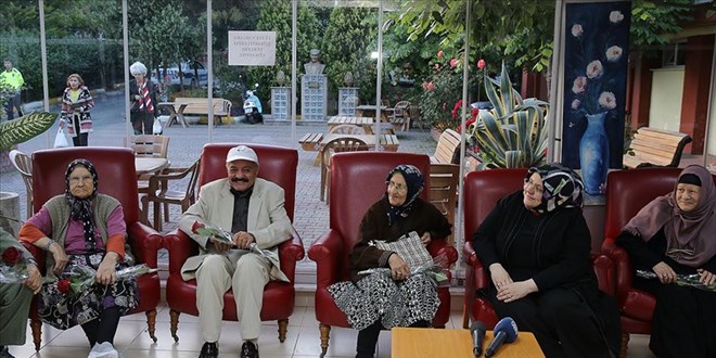 Meclisten huzurevlerindeki ya�l�lar i�in 'dini hizmet' �nerisi