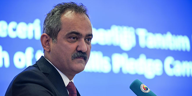 Bakan Özer'den 'çocuk işçiliği artıyor' iddialarına yanıt
