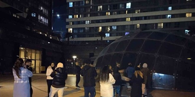Lüks sitede fahiş aidat protestosu: Tencere tava çalarak tepki gösterdiler