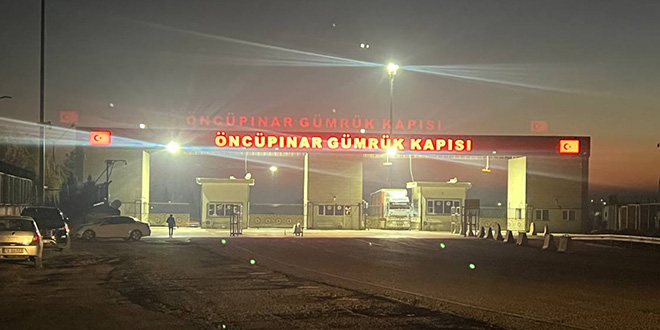 Teröristlerce atılan 6 roket Kilis'te sınır bölgesine düştü