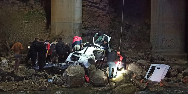 Batman'da köprüden düşen otomobildeki 3 kişi öldü