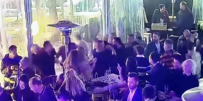 Belediye başkanına eski çalışandan yumruklu saldırı