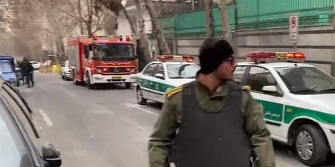 Tahran'daki Azerbaycan büyükelçiliğine saldırı düzenlendi, bir kişi hayatını kaybetti