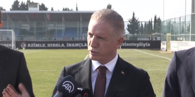 Vali sahaya indi! Vali Gülden Gaziantep FK ve Erol Bulut açıklaması