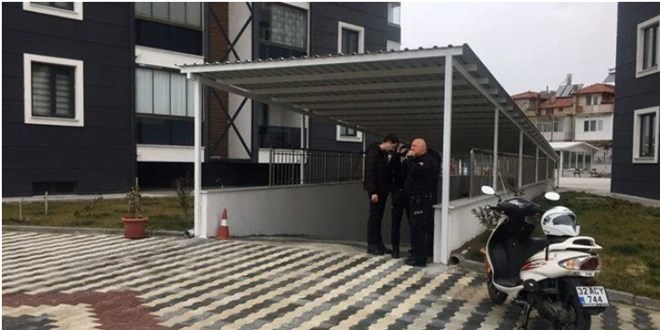 Site yöneticisini kemerle boğarak öldürdü