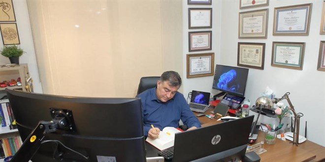 51 yaşında 18 diploma sahibi: 'Bir şey öğrenmediğim gün uyuyamıyorum'