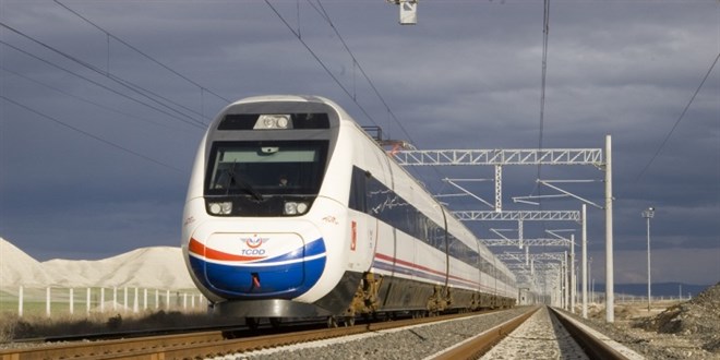 Depremler nedeniyle bazı tren seferlerine ara verildi