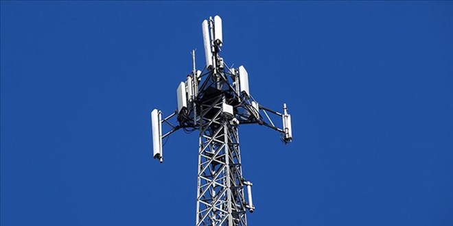 GSM operatörleri, yüzlerce mobil baz istasyonunu deprem bölgesine yönlendirdi