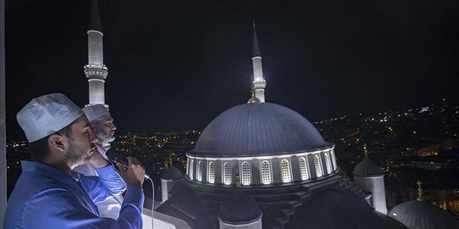 Depremde hayatını kaybedenler için camilerde sela okunacak