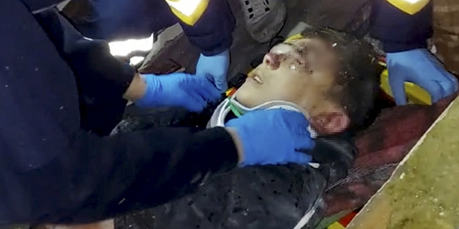 Hatay Müftüsü enkaz altında, 12 yaşındaki oğlu kurtarıldı