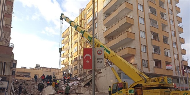 Gaziantep'te yklan binann enkazndan 28 saat sonra 4 kii kurtarld