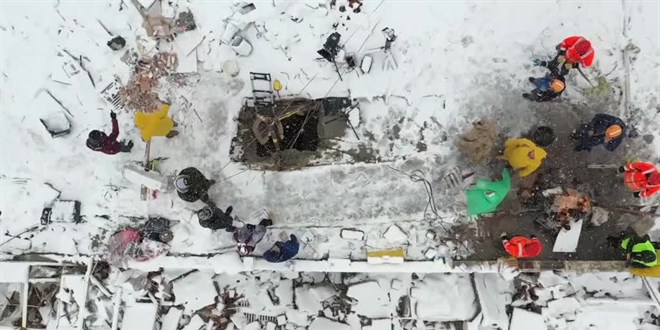 AFAD, deprem bölgelerinde 13 bin 740 arama kurtarma personelinin görevlendirildiğini açıkladı
