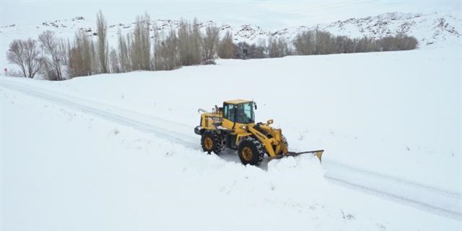 Yozgat, Nevehir ve Kayseri'de kar nedeniyle 349 ky yolu ulama kapand