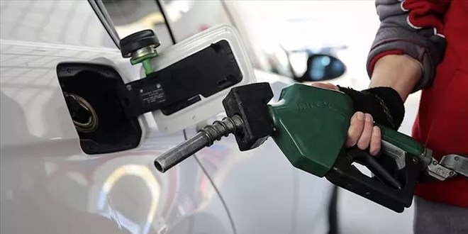 Depremden etkilenen illerde benzin ve motorine indirim