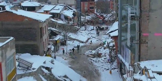 Depremin byk hasara yol at Elbistan'da ykm grntlendi