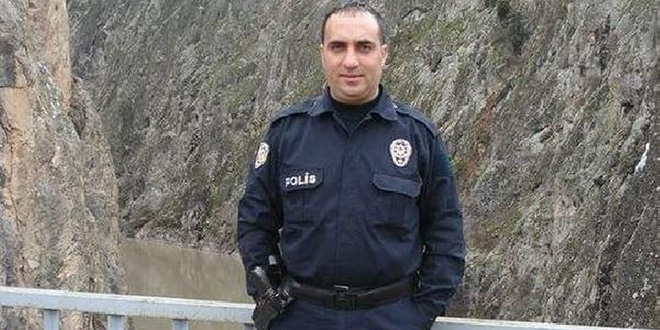 Polis memuru, eşi ve 3 oğlu depremde hayatını kaybetti
