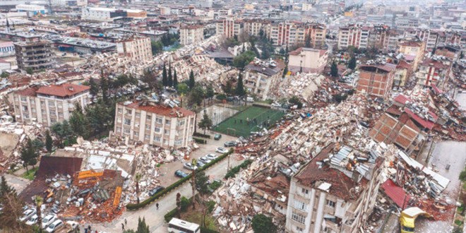 57 blok da yıkıldı: Sitede 3 bine yakın kişi yaşıyordu