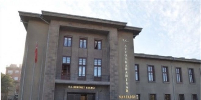 'Yardım götüren tır bir evin deposuna indirildi' iddiasına Valilikten inceleme