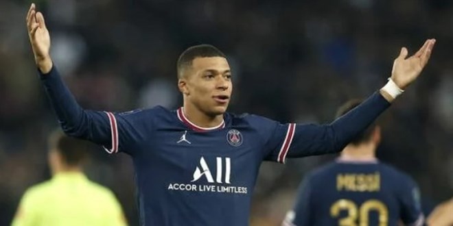 Kylian Mbappe'nin imzal formas da sata kyor!