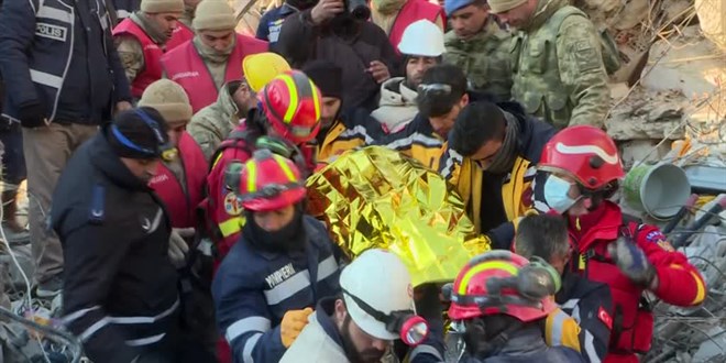 Hatay'da enkaz altında kalan kişi, 149'uncu saatte kurtarıldı