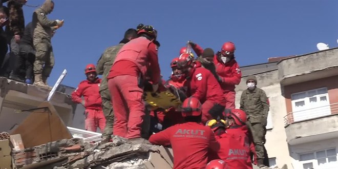 Hatay'da bir kadn depremden 175 saat sonra kurtarld