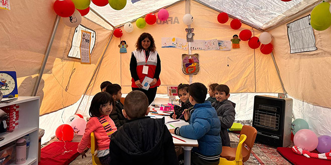 4 bin rehber öğretmen, deprem bölgesindeki çocuklara destek sağlıyor