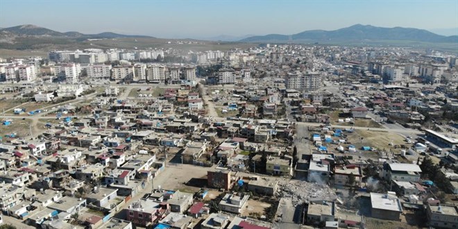 Depremde büyük zarar gören ilçe tamamen yıkılacak
