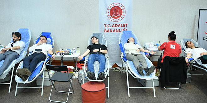 Adalet Bakanlığı personelinden Türk Kızılaya kan bağışı
