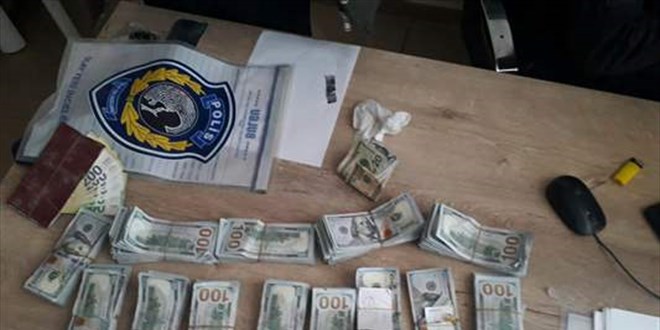 Rus arama kurtarma ekibi Türkiye'deki enkazda 150 bin dolar buldu