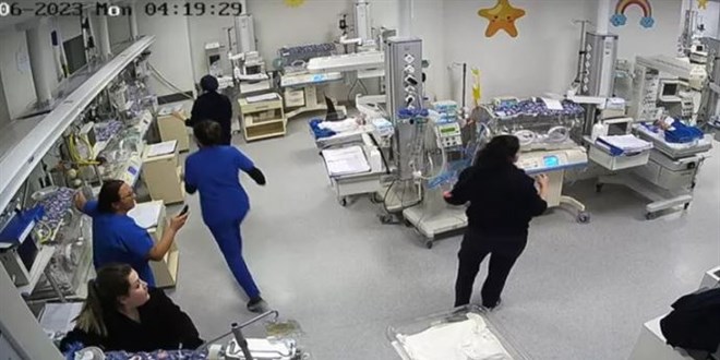 Depremde kuvzdeki bebeklere kotular