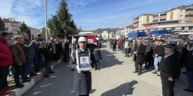 Depremde hayatını kaybeden asteğmen ve iki öğretmene veda edildi